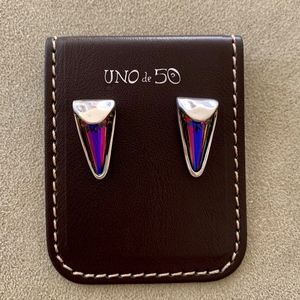 NWT! UNO de 50 Earrings "Estela" PEN0500.
